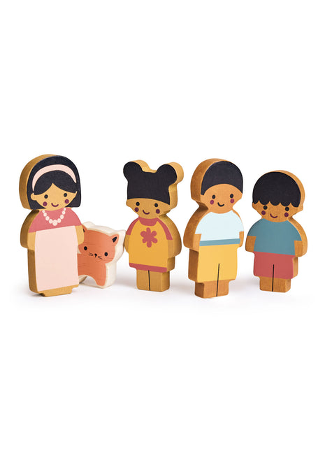 Famille de poupées avec chat