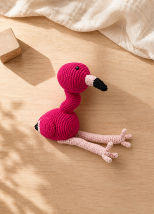 LS2482 - Flamingo Rattle 1
