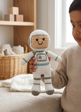 LS2490 - Astronaut Rattle 3