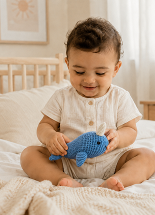 LS2567 - Narwhal Rattle 3