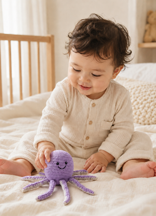 LS2571 - Octopus Rattle - Lilac 3