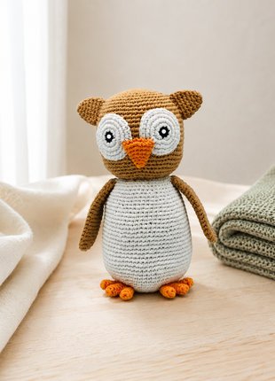 LS2610 - Arctic Owl Rattle - Large 1