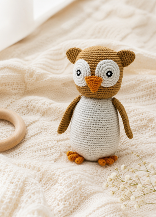 LS2610 - Arctic Owl Rattle - Large 2